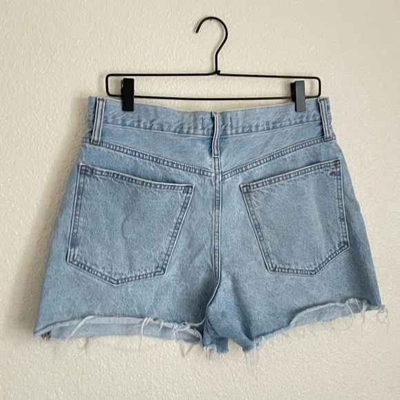 Madewell The Momjean Light Wash Distressed Denim Cutoff Shorts 30 - Picture 3 of 11